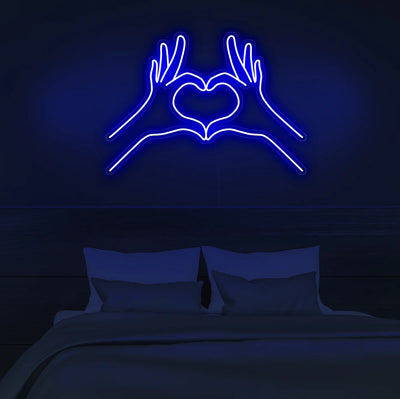 𝐒𝐏𝐑𝐄𝐀𝐃 𝐋𝐎𝐕𝐄 𝐈𝐍𝐒𝐄𝐆𝐍𝐀 𝐀𝐋 𝐍𝐄𝐎𝐍