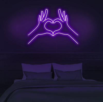 𝐒𝐏𝐑𝐄𝐀𝐃 𝐋𝐎𝐕𝐄 𝐈𝐍𝐒𝐄𝐆𝐍𝐀 𝐀𝐋 𝐍𝐄𝐎𝐍