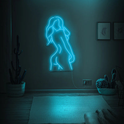 𝐁𝐄𝐀𝐔𝐓𝐘 𝐏𝐎𝐒𝐄 𝐈𝐍𝐒𝐄𝐆𝐍𝐀 𝐀𝐋 𝐍𝐄𝐎𝐍